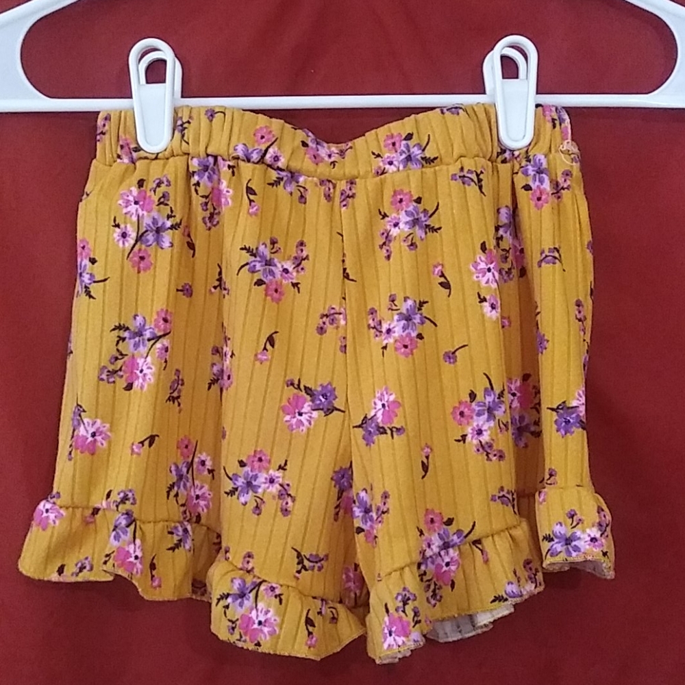 🎁 $5.00 item 🎁 girls shorts